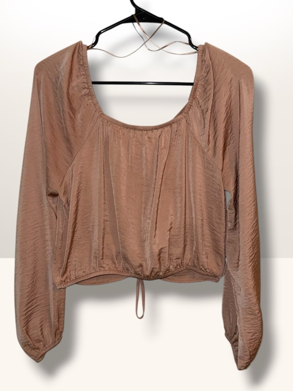 🌺Pink Rose Ruched Long-Sleeve Crop Top - Picture 2 of 4
